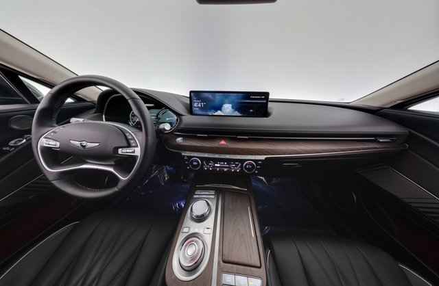 2023 Genesis Electrified G80 — photo 21 of 23