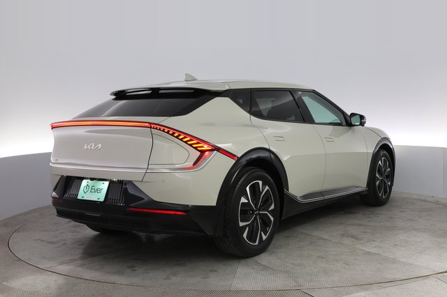 2024 Kia EV6 — photo 2 of 20