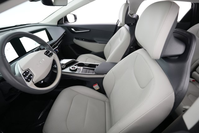 2024 Kia EV6 — photo 3 of 20