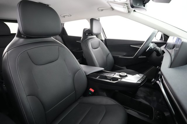 2024 Kia EV6 — photo 18 of 23