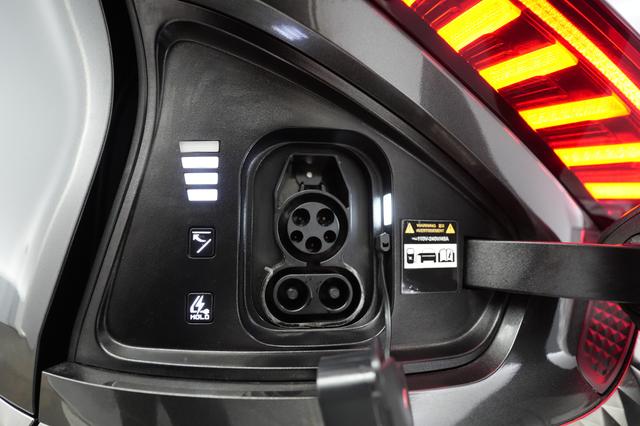 2024 Kia EV6 — photo 8 of 23