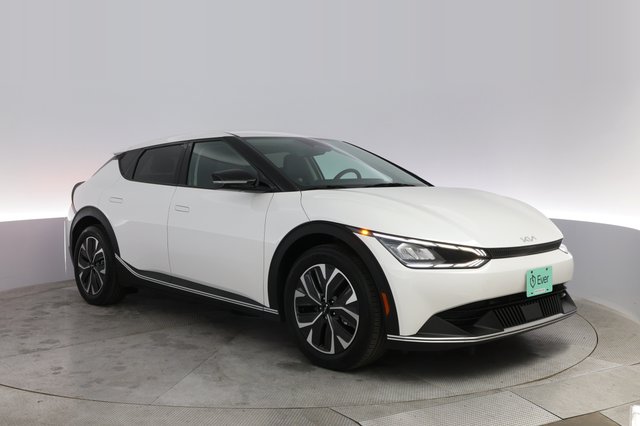 2024 Kia EV6 — photo 10 of 23