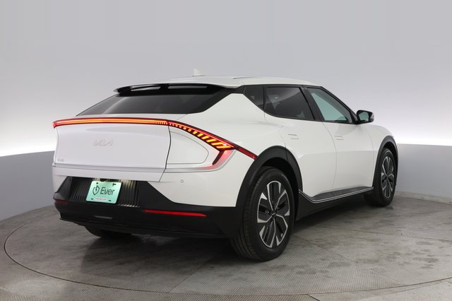 2024 Kia EV6 — photo 2 of 23