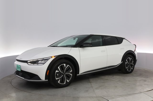 2024 Kia EV6 — photo 14 of 23