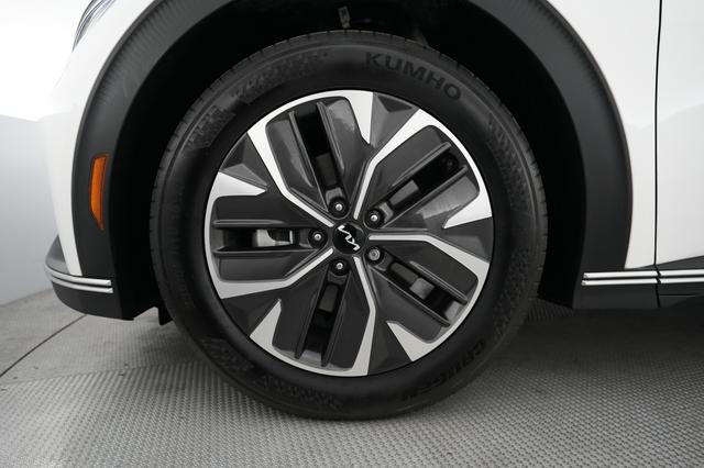2024 Kia EV6 — photo 7 of 23
