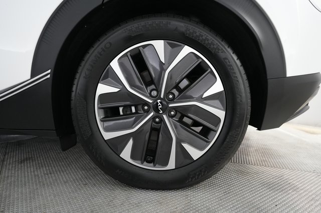 2024 Kia EV6 — photo 17 of 23
