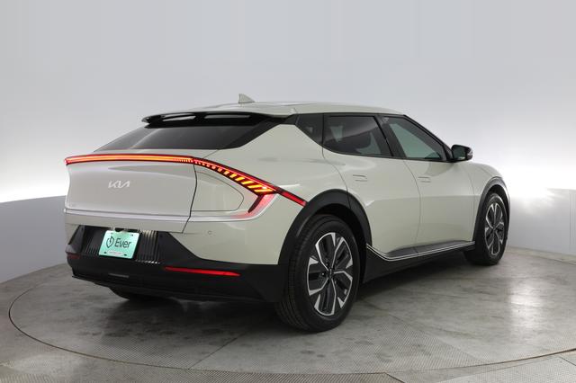 2024 Kia EV6 — photo 2 of 20