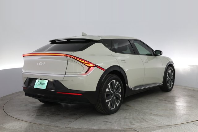 2024 Kia EV6 — photo 2 of 20