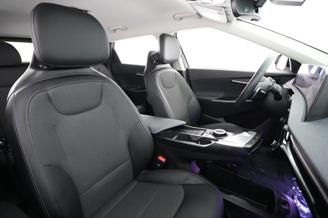 2024 Kia EV6 — photo 18 of 20