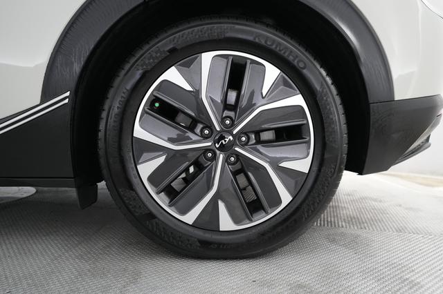 2024 Kia EV6 — photo 7 of 20