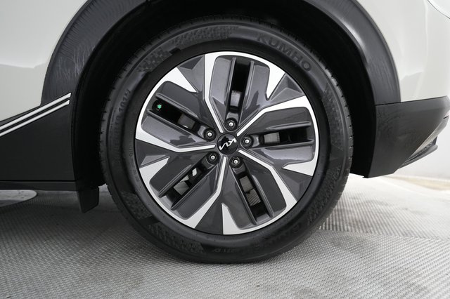 2024 Kia EV6 — photo 7 of 20