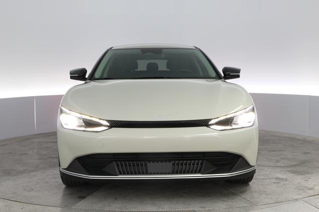 2024 Kia EV6 — photo 9 of 20