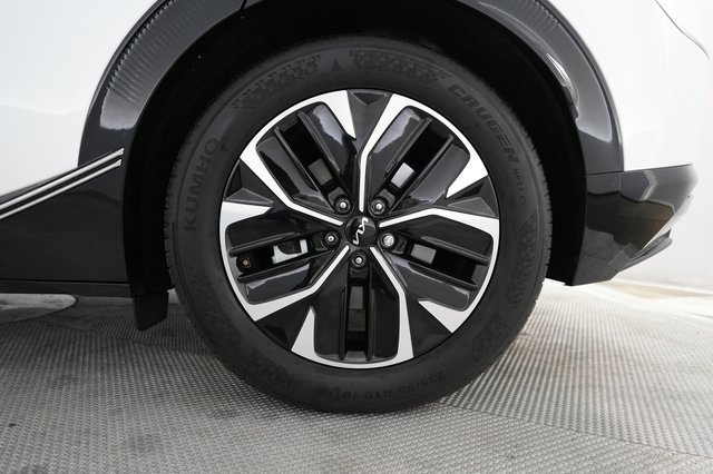 2024 Kia EV6 — photo 17 of 21