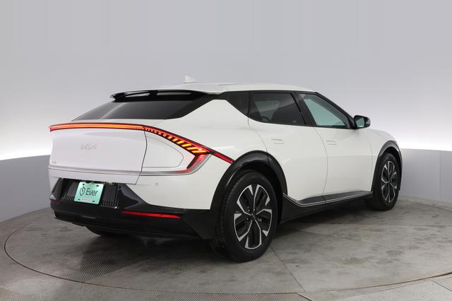 2024 Kia EV6 — photo 2 of 21