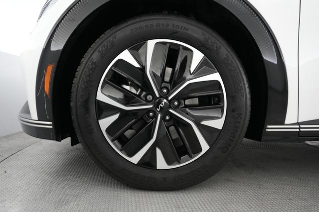 2024 Kia EV6 — photo 7 of 21