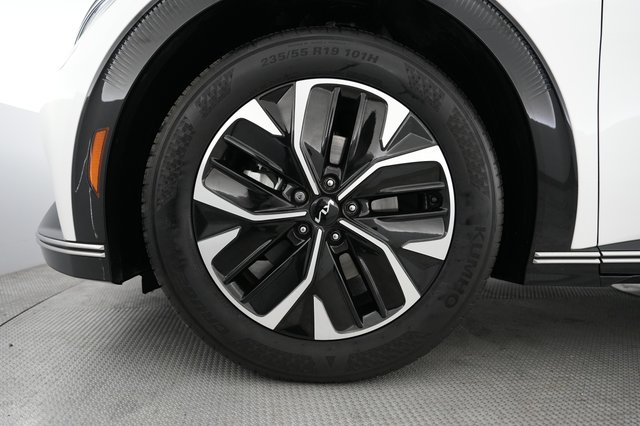 2024 Kia EV6 — photo 7 of 21