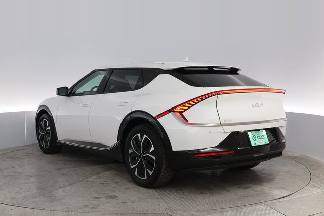 2024 Kia EV6 — photo 13 of 21