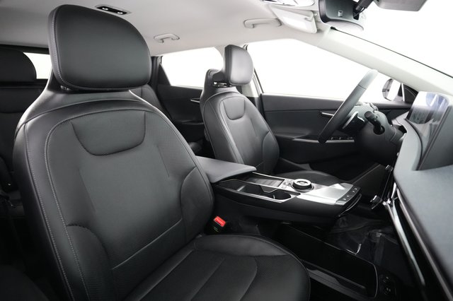 2024 Kia EV6 — photo 18 of 21