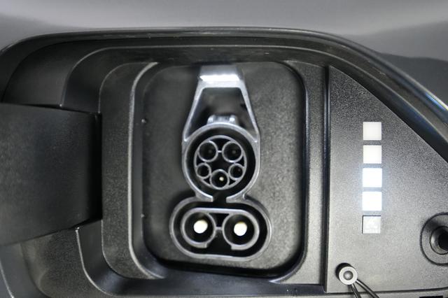 2024 Hyundai Kona Electric — photo 8 of 20