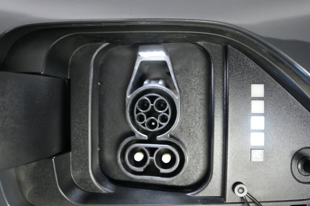 2024 Hyundai Kona Electric — photo 8 of 20