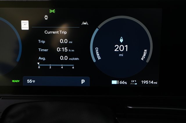 2024 Hyundai Kona Electric — photo 5 of 23