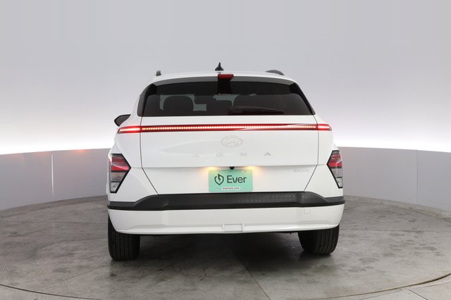 2024 Hyundai Kona Electric — photo 12 of 23