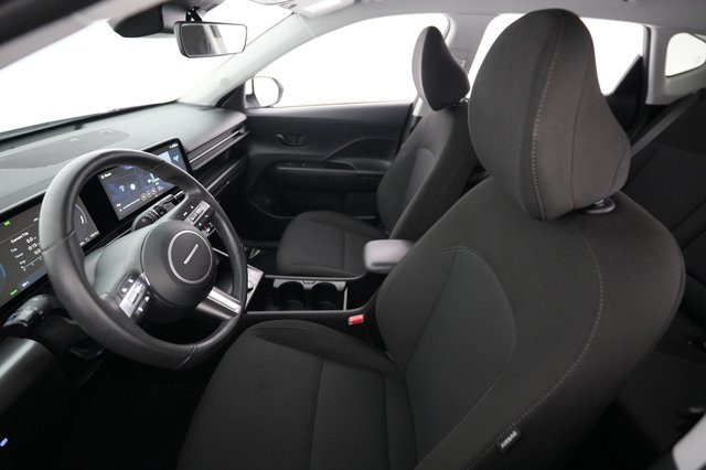 2024 Hyundai Kona Electric — photo 3 of 23