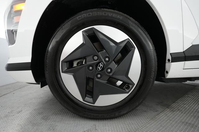 2024 Hyundai Kona Electric — photo 7 of 23