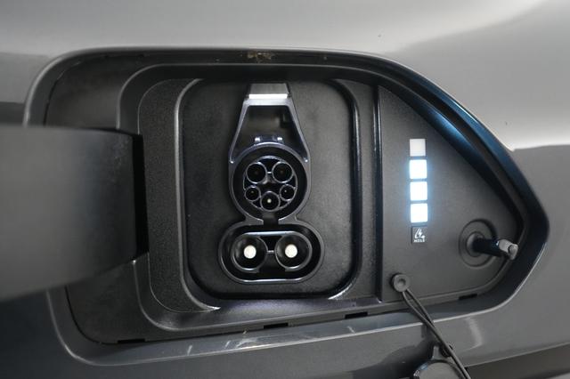 2024 Hyundai Kona Electric — photo 8 of 20