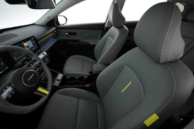 2024 Hyundai Kona Electric — photo 3 of 20