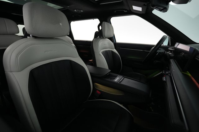 2024 Kia EV9 — photo 18 of 22