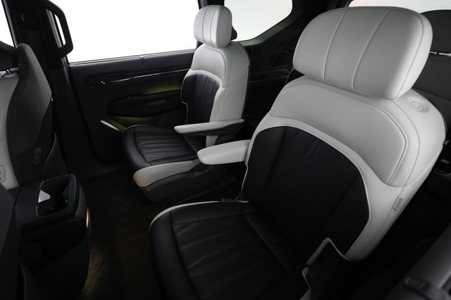 2024 Kia EV9 — photo 19 of 22