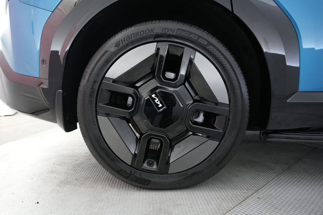 2024 Kia EV9 — photo 16 of 24