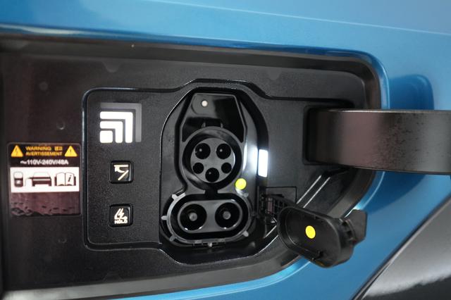 2024 Kia EV9 — photo 8 of 24