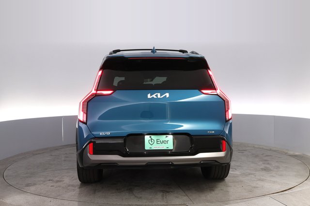 2024 Kia EV9 — photo 12 of 24