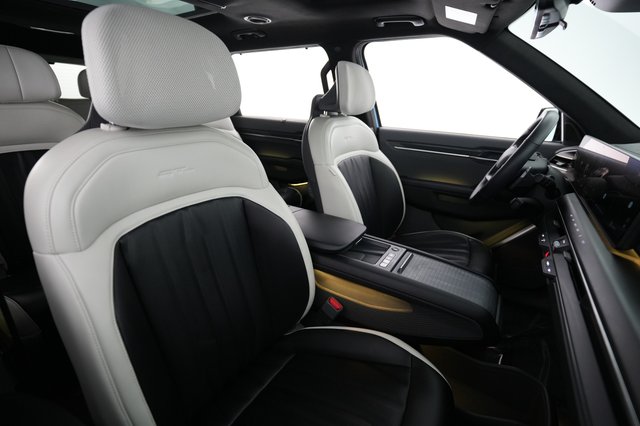 2024 Kia EV9 — photo 18 of 24