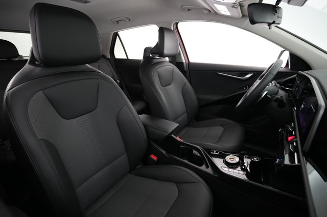 2025 Kia Niro EV — photo 18 of 20