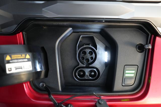 2025 Kia Niro EV — photo 8 of 20