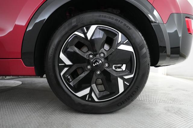 2025 Kia Niro EV — photo 7 of 20