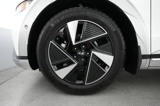 2025 Hyundai IONIQ 5 — photo 17 of 20