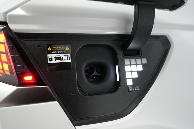 2025 Hyundai IONIQ 5 — photo 8 of 20