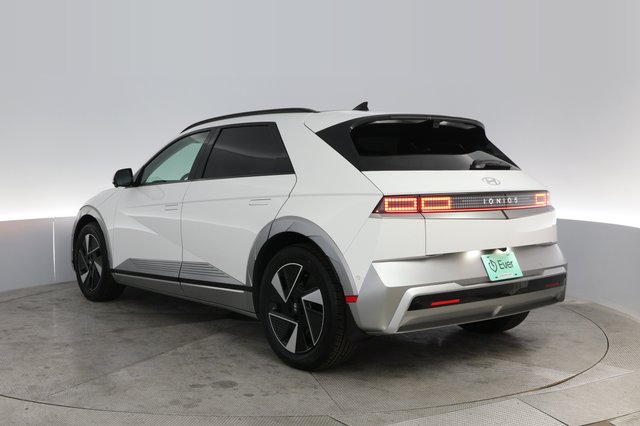 2025 Hyundai IONIQ 5 — photo 13 of 20