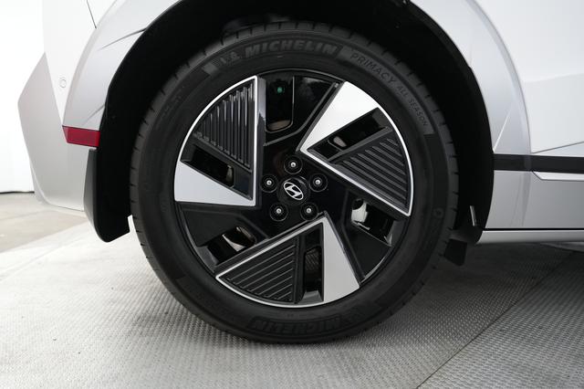 2025 Hyundai IONIQ 5 — photo 7 of 20