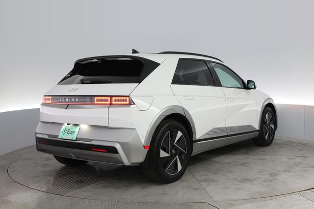 2025 Hyundai IONIQ 5 — photo 2 of 20