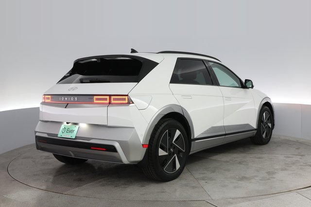 2025 Hyundai IONIQ 5 — photo 2 of 20