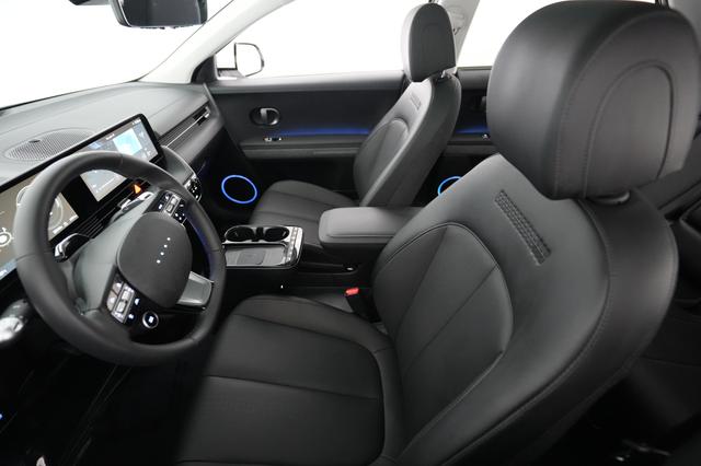 2025 Hyundai IONIQ 5 — photo 3 of 20