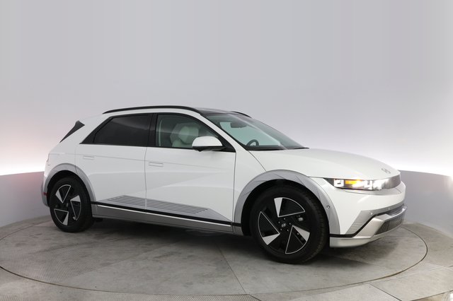 2025 Hyundai IONIQ 5 — photo 11 of 20