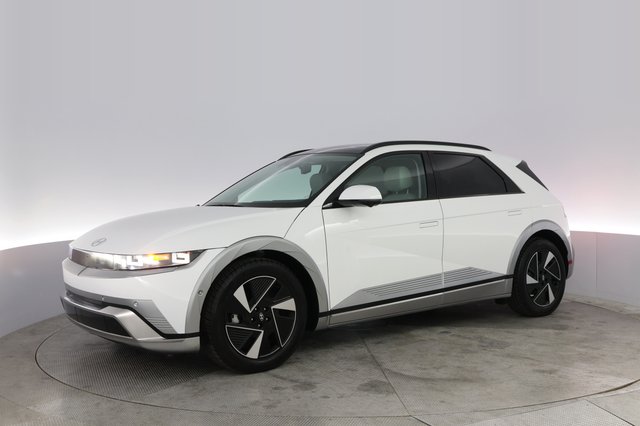 2025 Hyundai IONIQ 5 — photo 14 of 20