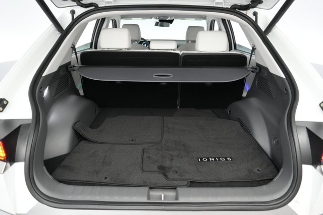 2025 Hyundai IONIQ 5 — photo 6 of 20