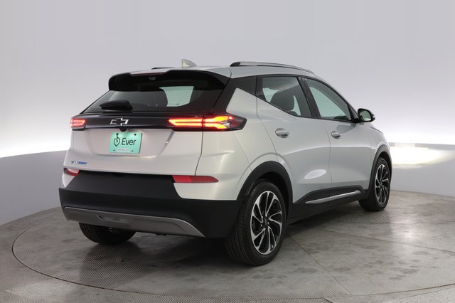 2022 Chevrolet Bolt EUV — photo 2 of 20